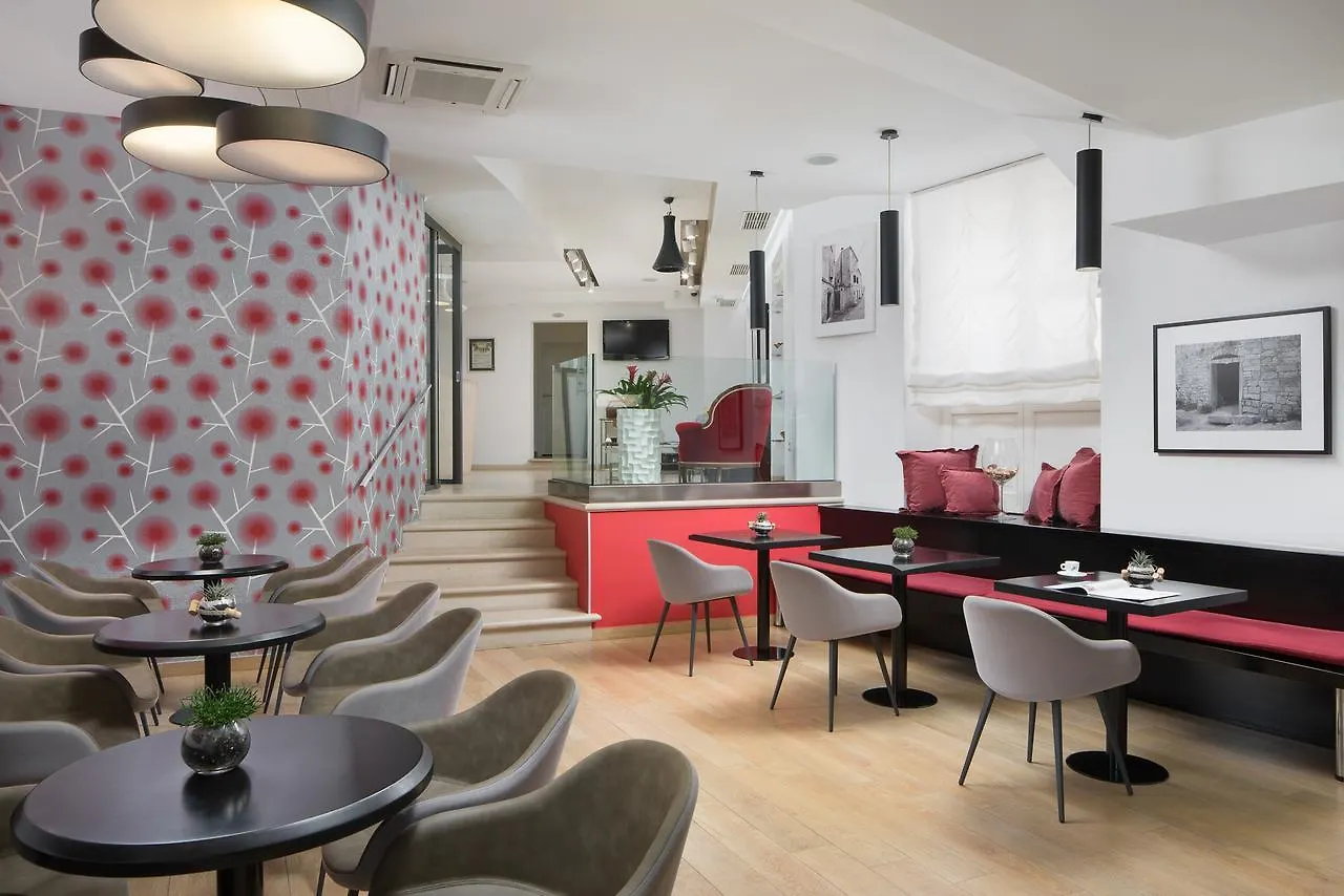 Hotel La Grisa Bale 4*,  Hırvatistan