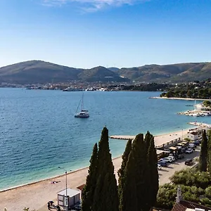 Okruk-10 Meters Away From The Beach Bed & Breakfast Trogir